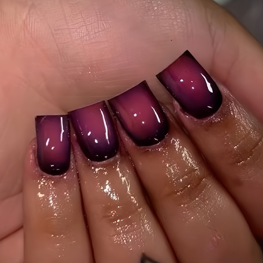 Nail Art French - Korte vierkante nepnagels voor vrouwen, gradient