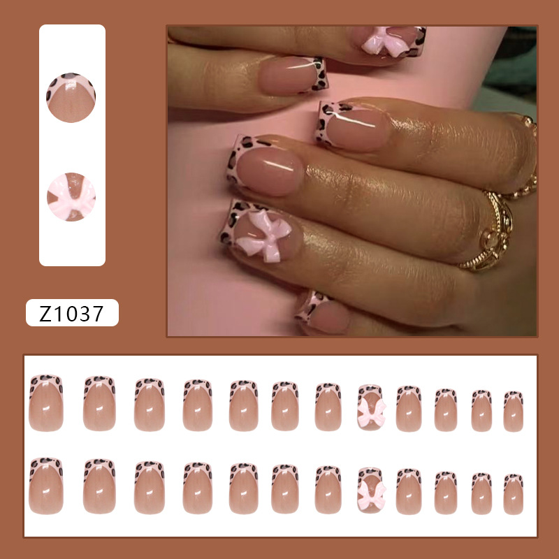 Roze luipaardprint Franse tip  - Nail Art Y2K recensie en prijs